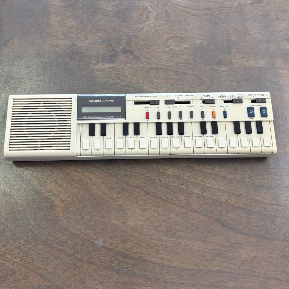 80's Casio VL-Tone VL-1 electronic musical instrument synthesizer